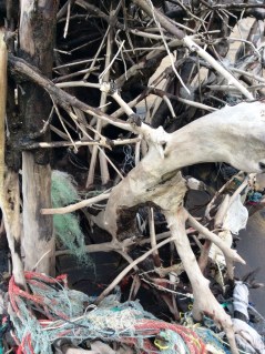 amas de bois et de fils